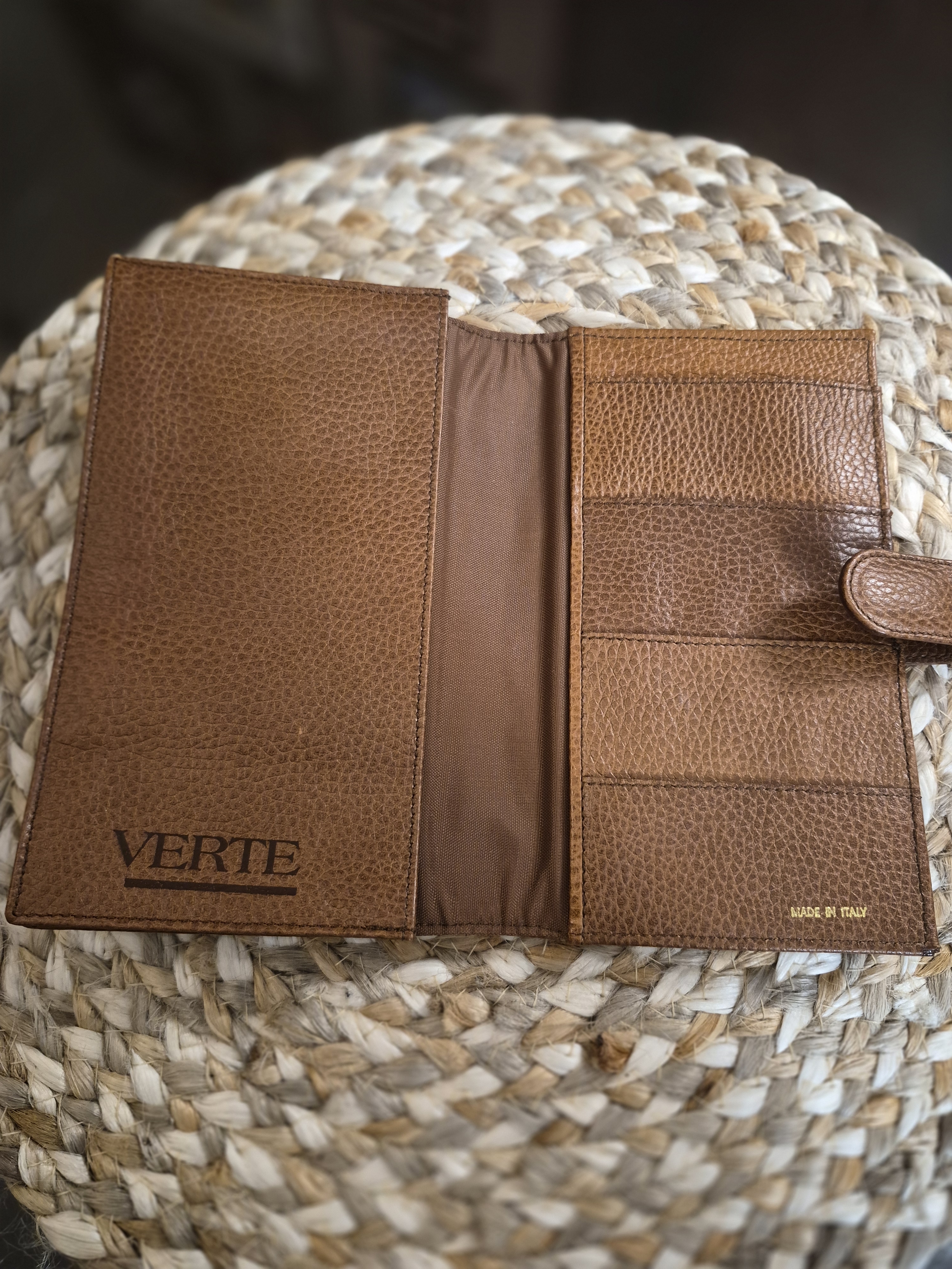 Verte Tan Leather Mens Card  Passport Wallet